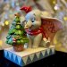 Disney Figur Dumbo klär julgranen