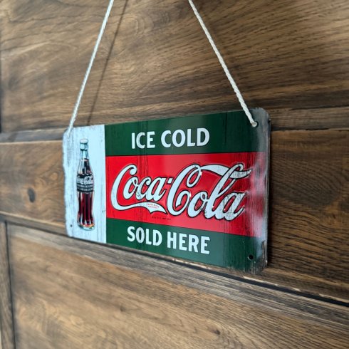 Plåtskylt med hänge Coca-Cola Ice Cold