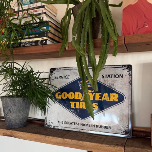 Plåtskylt Good Year 30x40cm