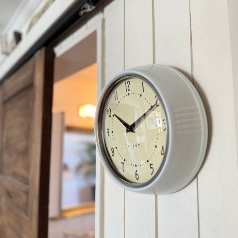 Klocka 50-tal Vit (Plint)