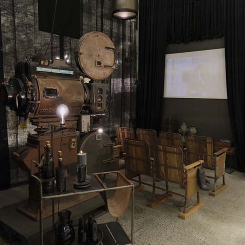 Biografstol Bollywood 1 sits 