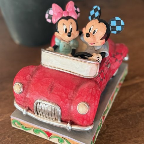 Disney Figur Musse & Mimmi åker bil