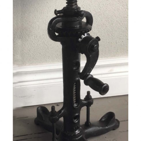 Höj- och sänkbar cafepall med lädersits