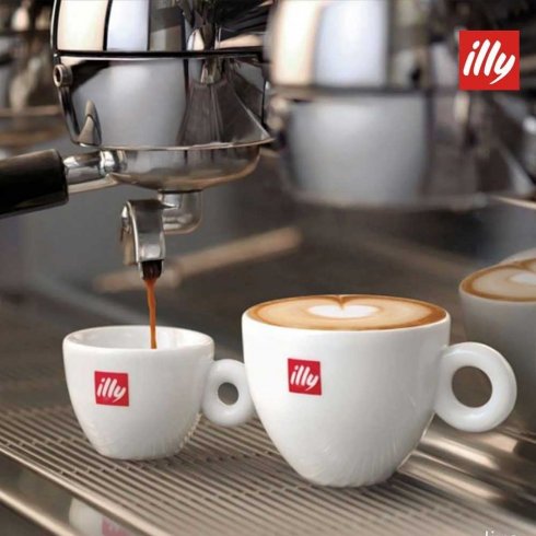 Illy cappuccinokopp med fat