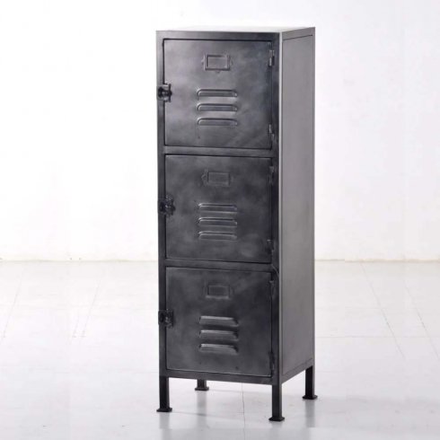 Industriellt skåp i metall med 3 skåpsluckor