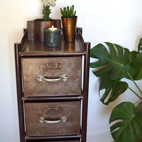 Skåp i järn med 3 lådor - Trademark Living