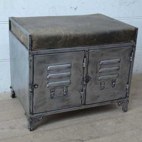 Mindre industriell metallbänk med skinnsits Naturell