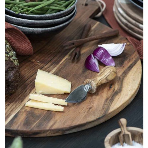 Andrahandssortering Ostkniv i Olivträ