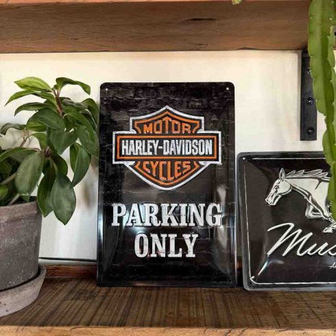Harley Davidson plåtskylt Parking only 20x30cm