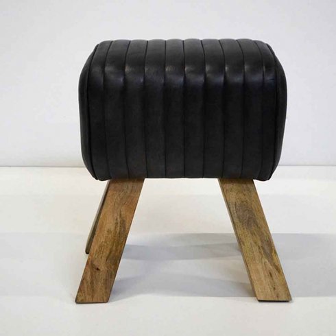 Sittpall med quiltat svart läder & träben