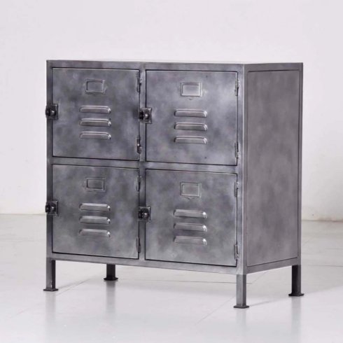 Industriellt skåp i metall med 4 skåpsluckor