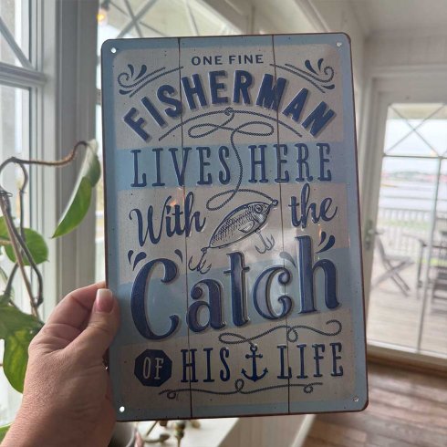 Fisherman lives here skylt 20x30cm