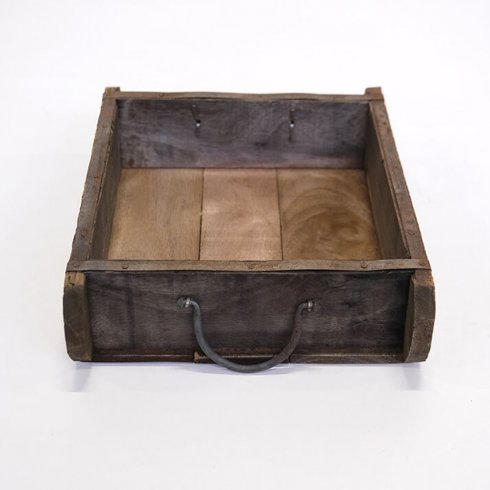 Trälåda med handtag i återvunnet trä