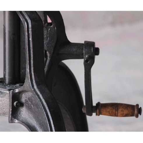 Höj- och sänkbart cafebord med kvadratiskt skiva