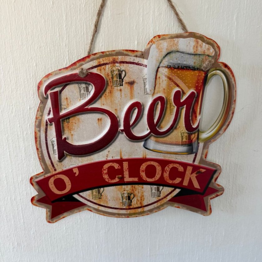https://www.magasin11.se/inredning/platskyltar/platskylt-beer-o-clock-med-hange-26x29cm/